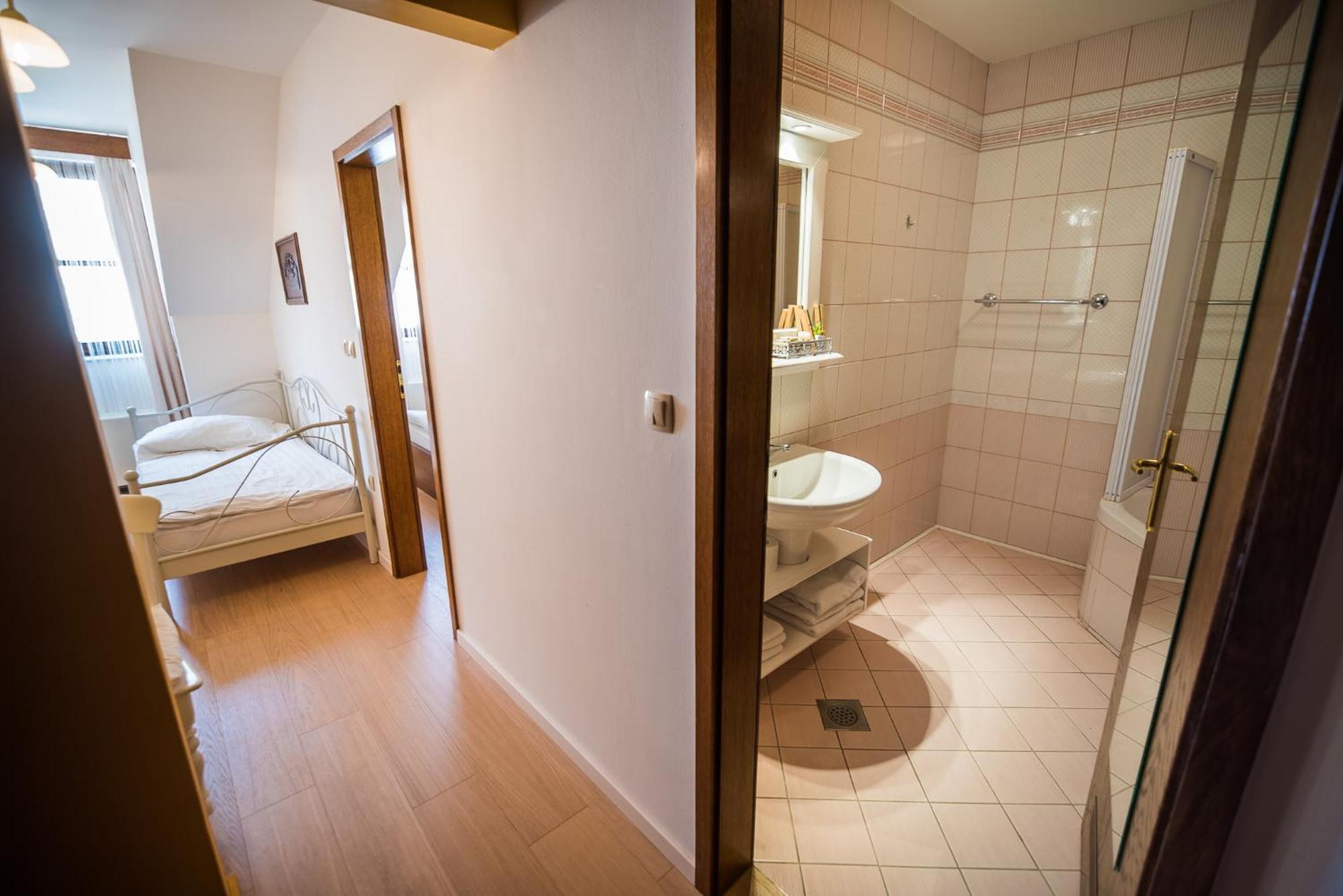 Splavar Rooms Brežice 객실 사진